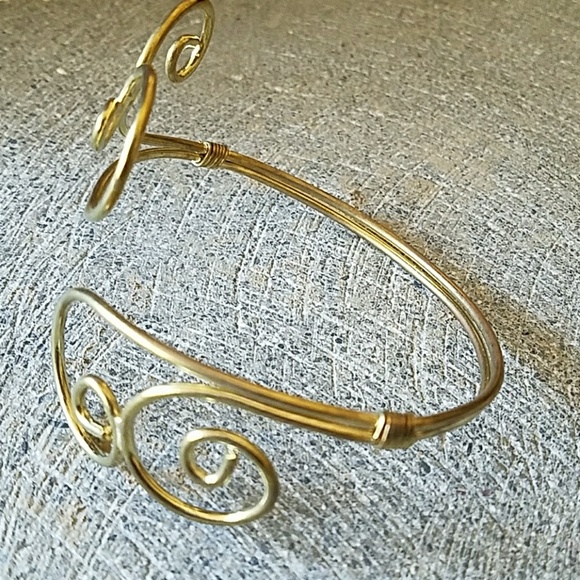 Swirl gold armlet bracelet - Picture 2 of 2